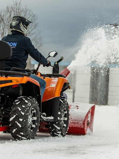 Quadivator snow blower (1-seat): (Briggs&Stratton 19hp)